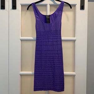 BEBE bodycon M/L peekaboo back